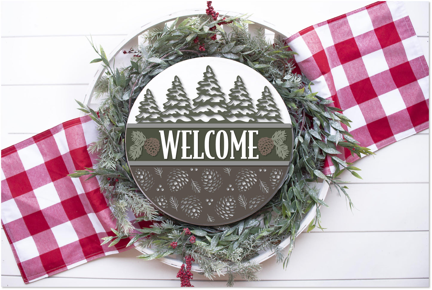 Welcome - Pine Tree & Pinecones Round