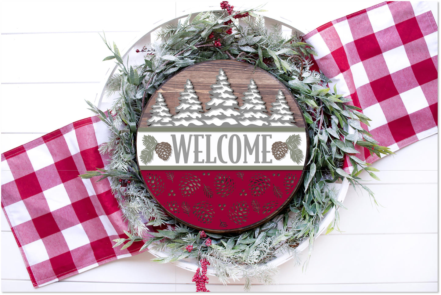 Welcome - Pine Tree & Pinecones Round